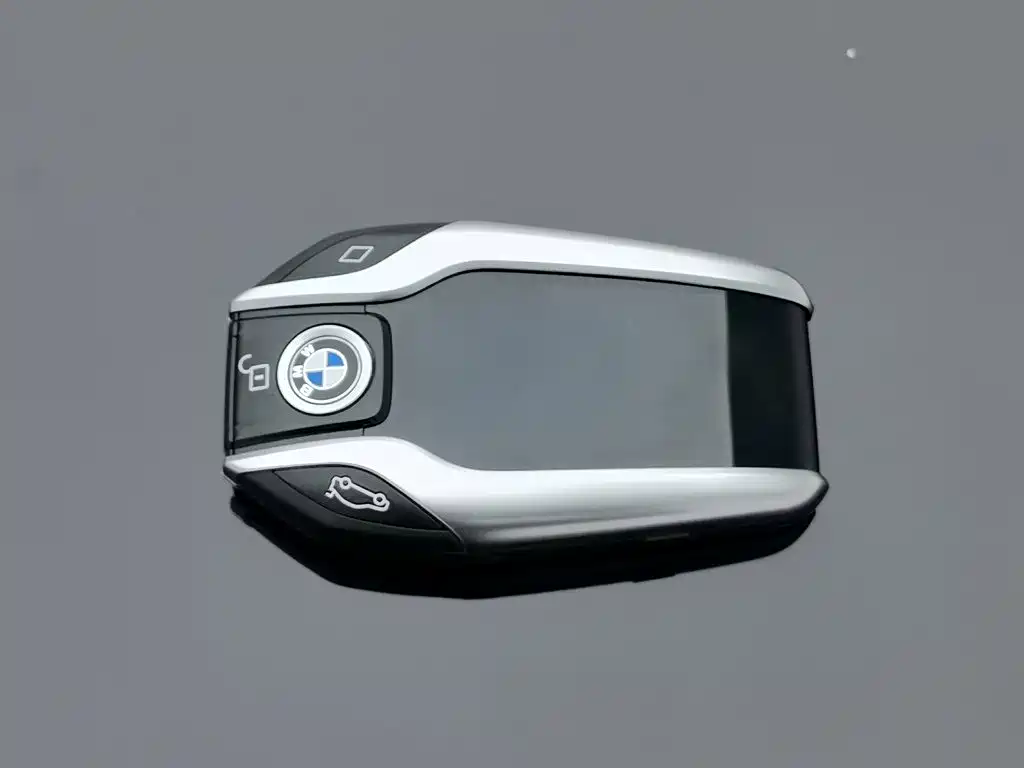 BMW 5 Series New Energy — миниатюра 19