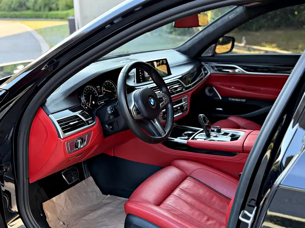 BMW 7 Series — миниатюра 5