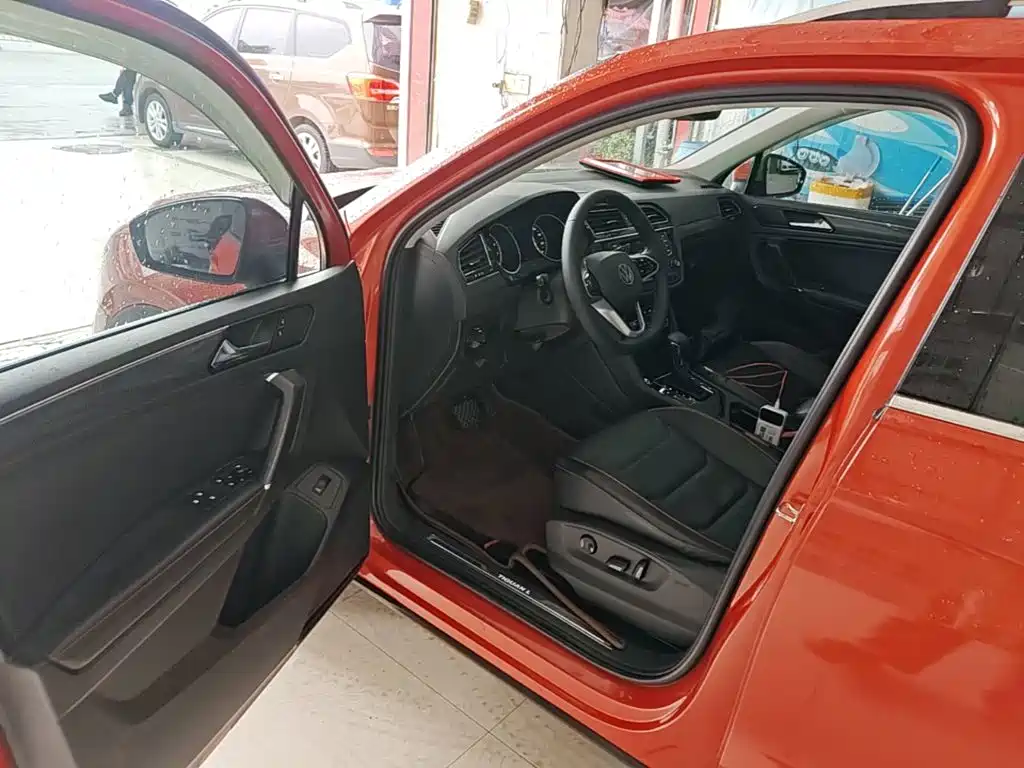 Volkswagen Tiguan L — миниатюра 16