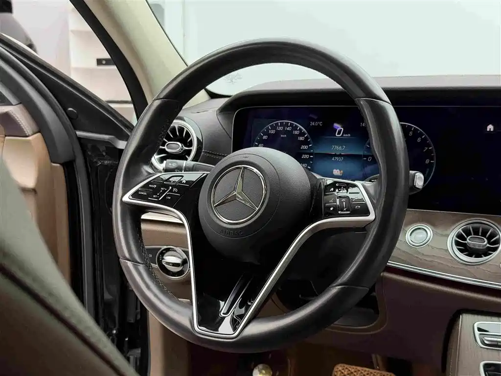 Mercedes-Benz E-Class New Energy — миниатюра 13