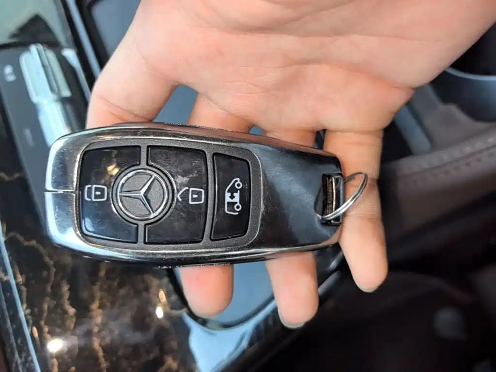 Mercedes-Benz Vito 2024 2.0T Elite 7 мест