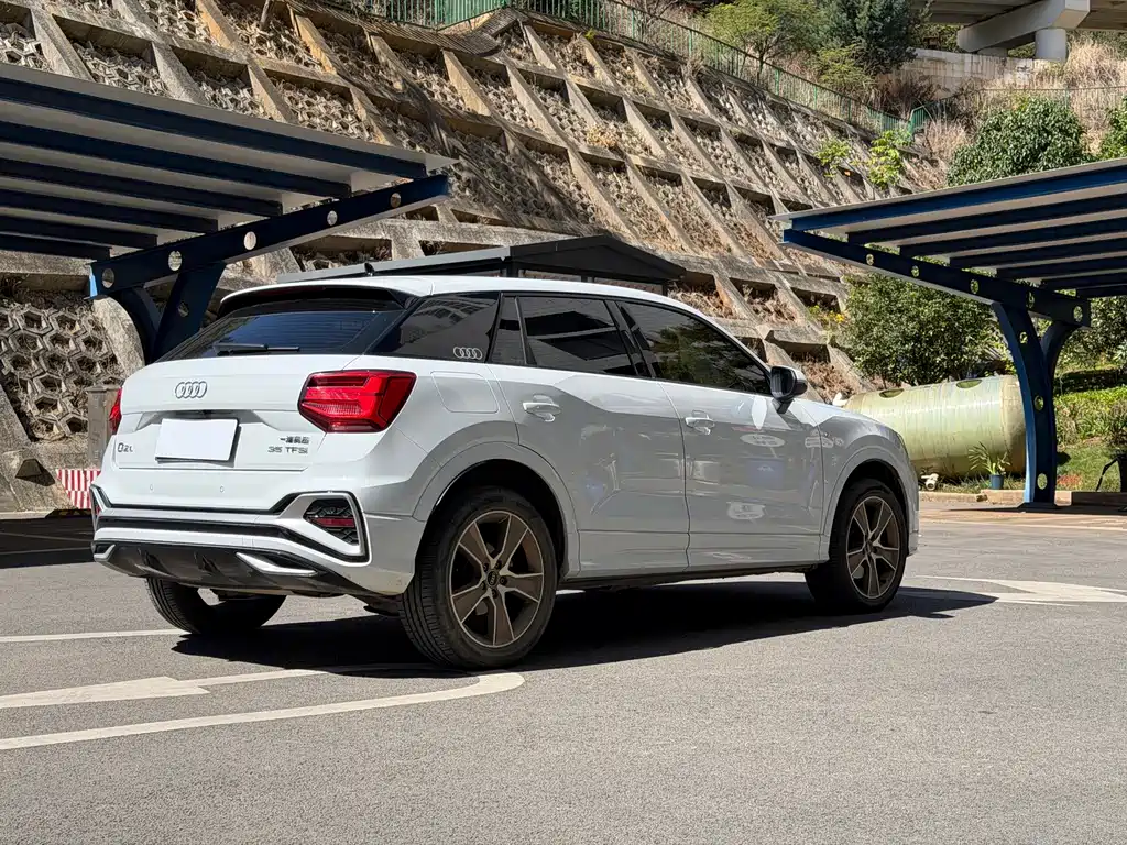 Audi Q2L — миниатюра 5