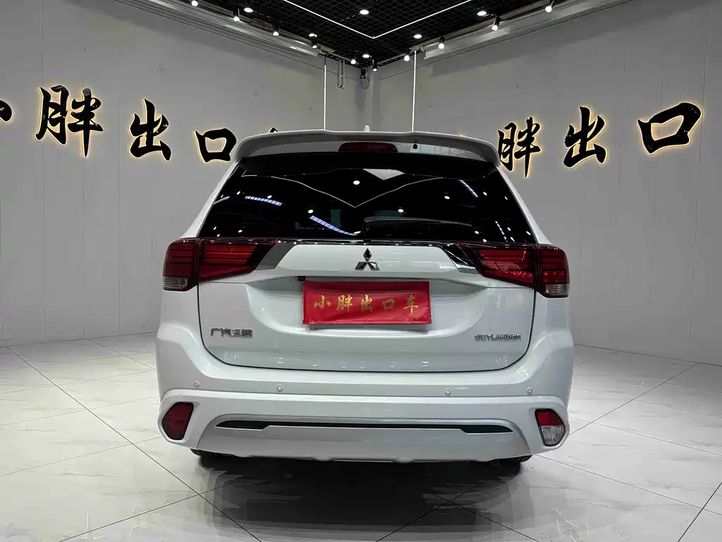 Mitsubishi Outlander — миниатюра 5