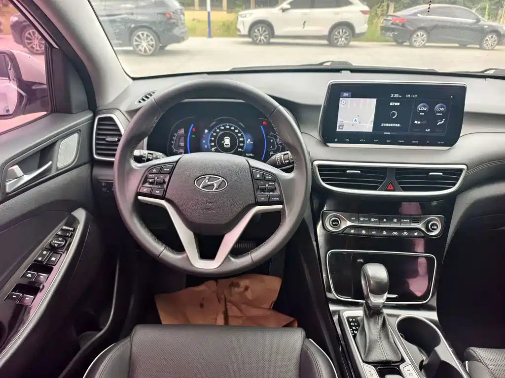 Hyundai Tucson — миниатюра 12