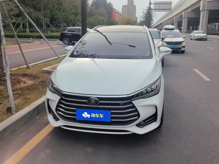 BYD MAX