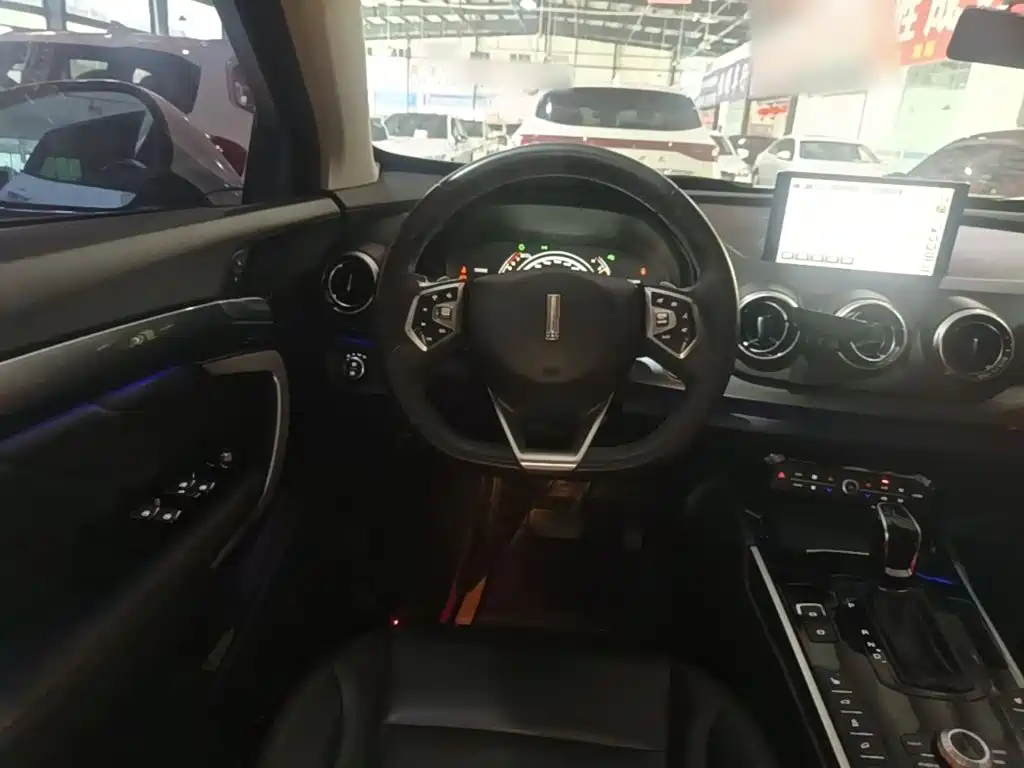 Wey Wey VV7 — миниатюра 11