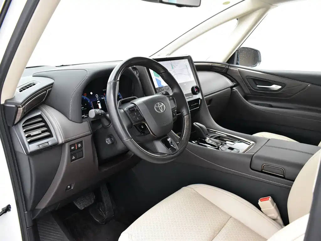 Toyota Alphard — миниатюра 20