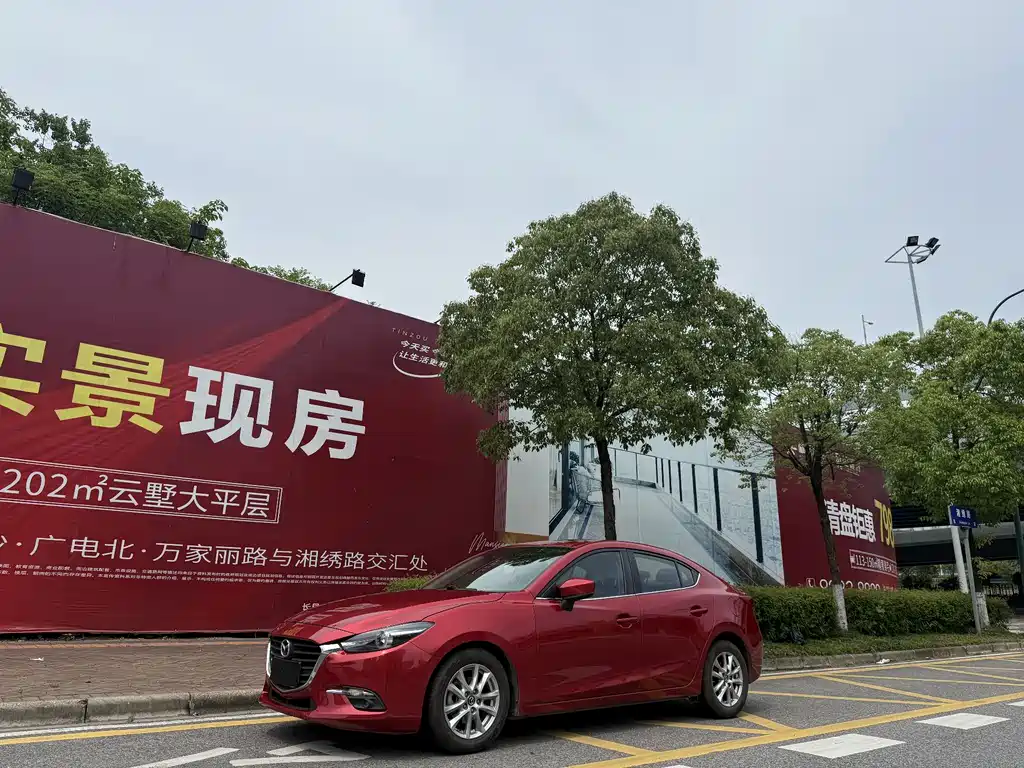 Mazda 3 Axela 2019