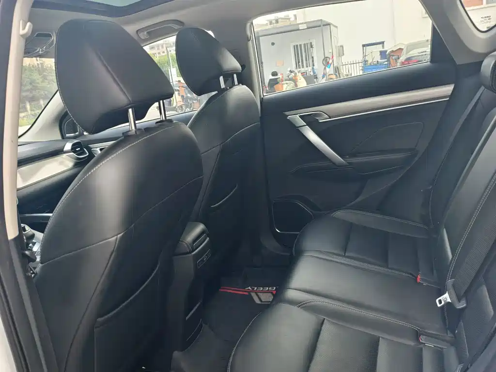 Geely Binyue — миниатюра 14