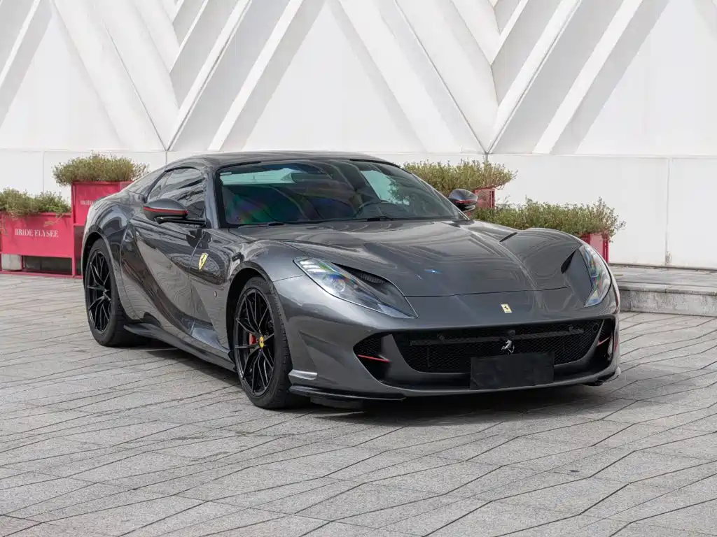 Ferrari 812 — миниатюра 3