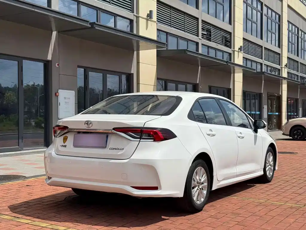 Toyota Corolla — миниатюра 5