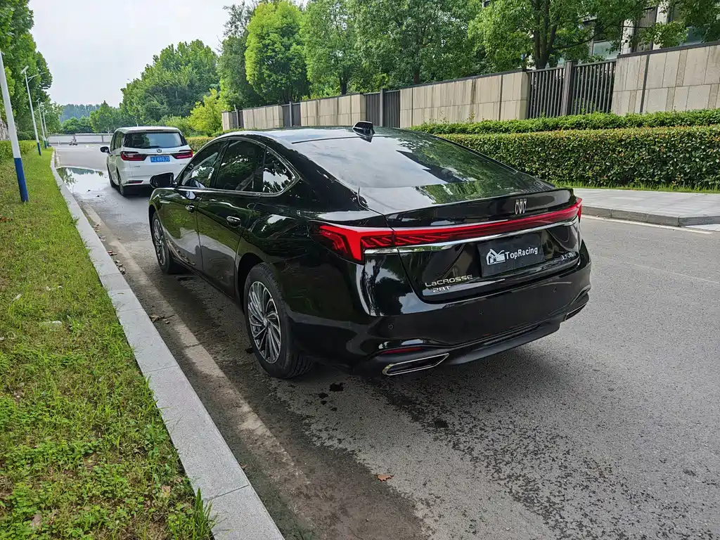 Buick LaCrosse — миниатюра 6