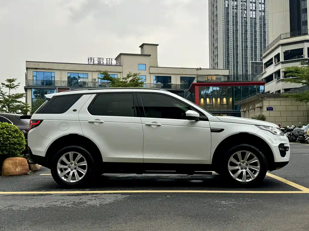 Land Rover Discovery Sport — миниатюра 9