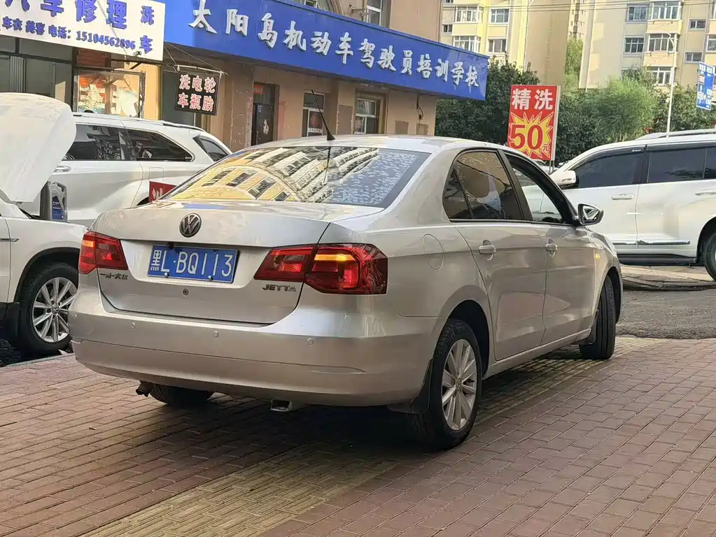 Volkswagen Jetta — миниатюра 4