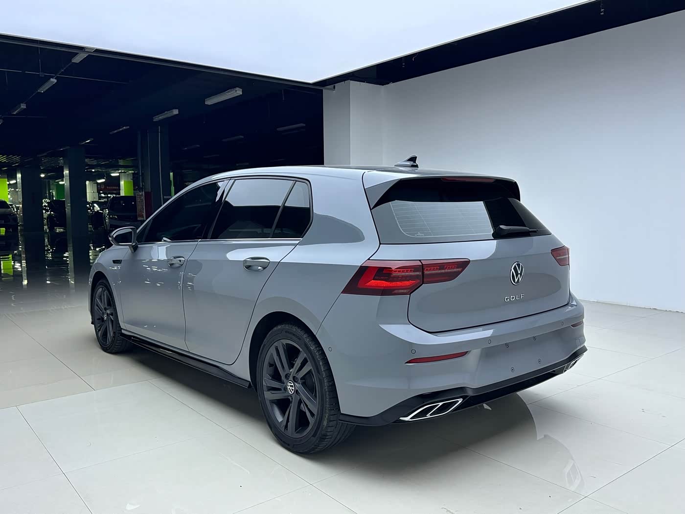 Volkswagen Golf 1.4 л 2022 г. Серебристо-серый, пробег 31000 км