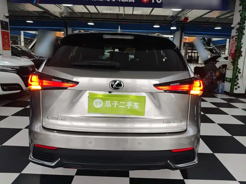 Lexus NX — миниатюра 6