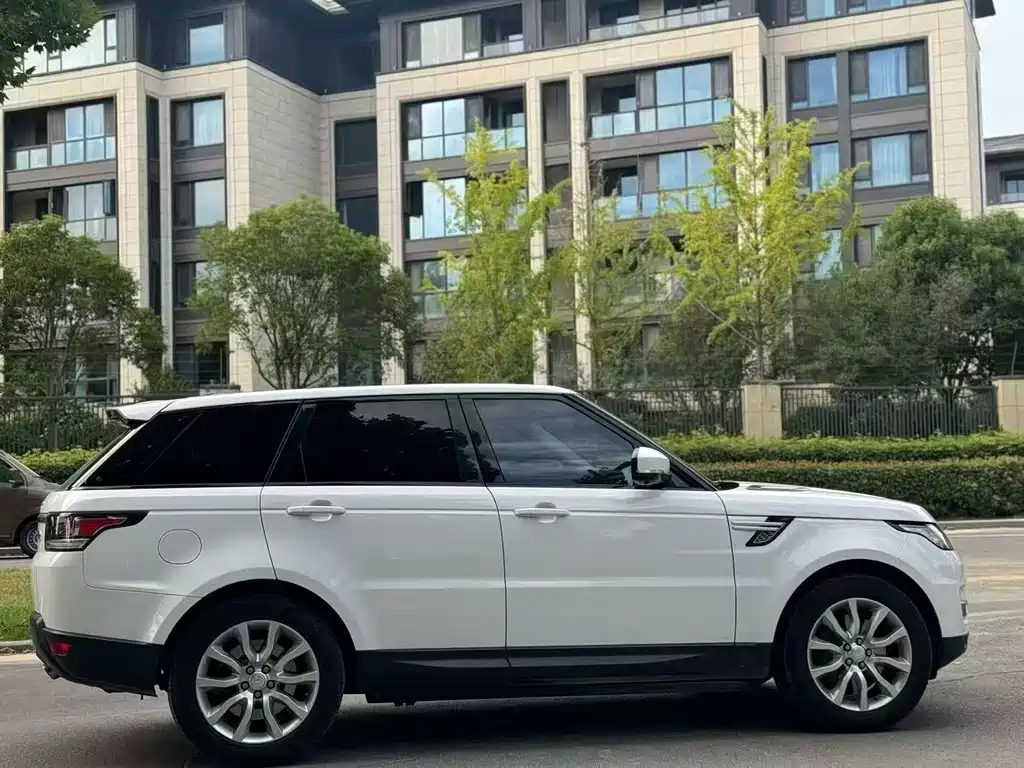 Land Rover Sport — миниатюра 7