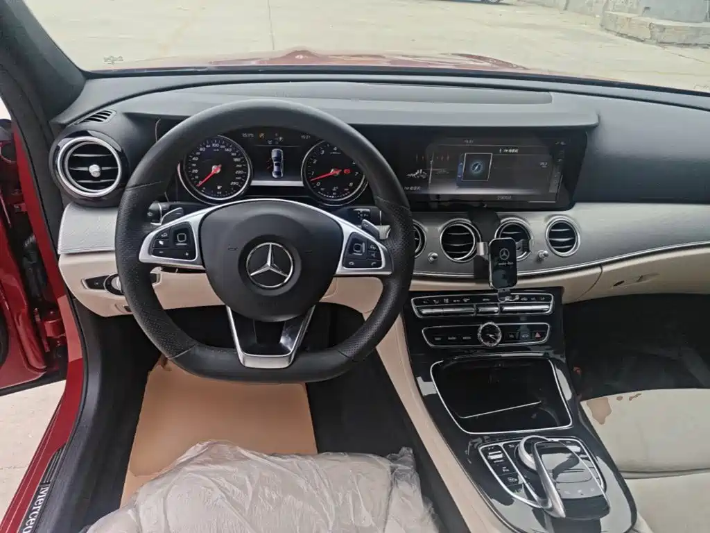 Mercedes-Benz E-Class — миниатюра 10