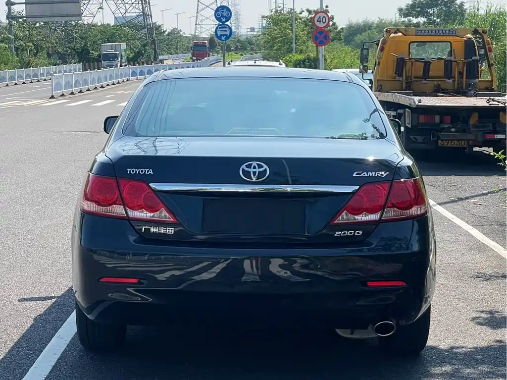 Toyota Camry — миниатюра 8