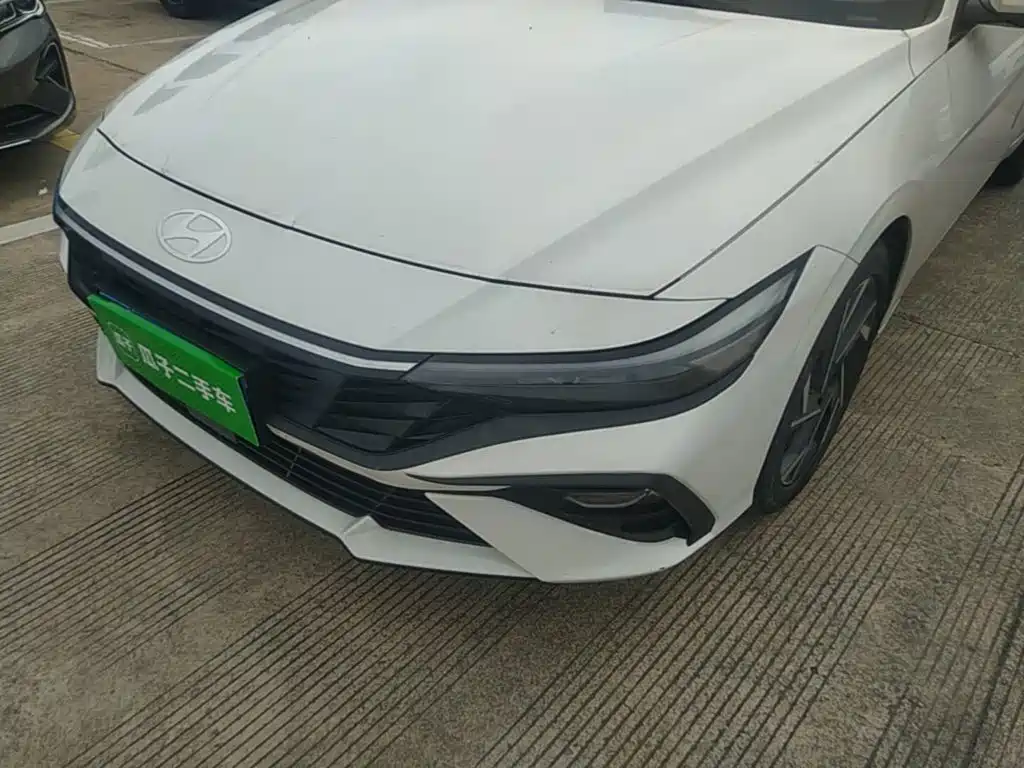 Hyundai Elantra — миниатюра 24