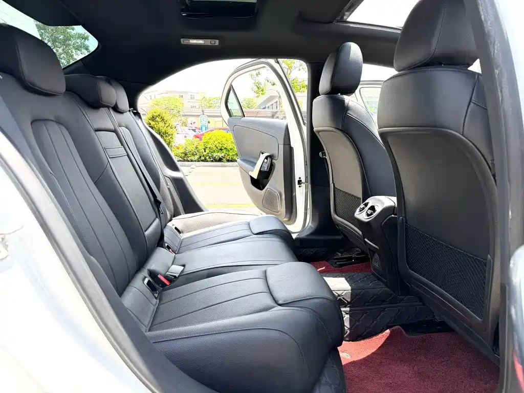 Mercedes-Benz A-Class — миниатюра 8