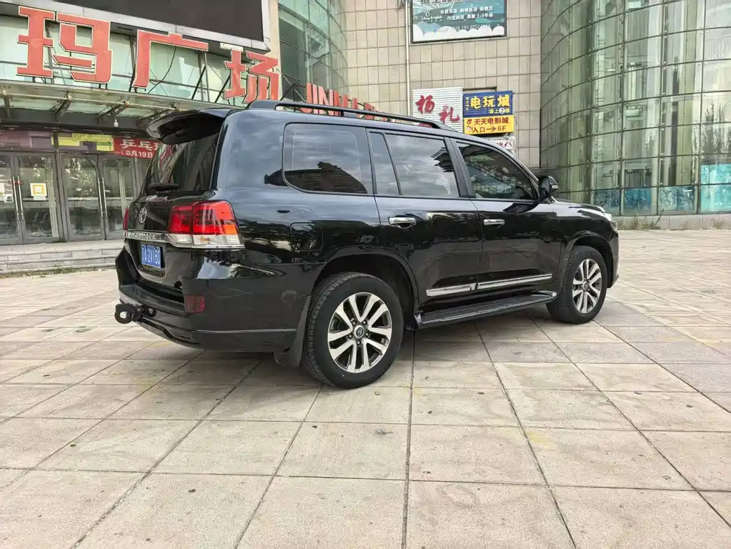 Toyota Land Cruiser — миниатюра 5
