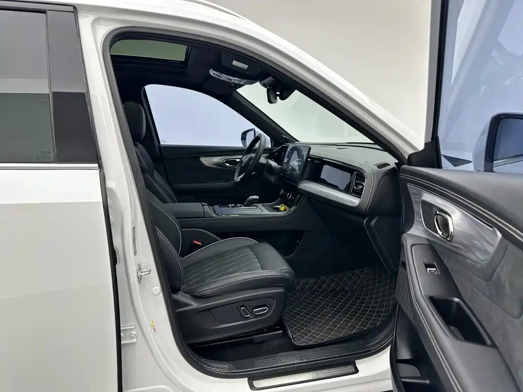 GAC Motor Trumpchi GS8 — миниатюра 15