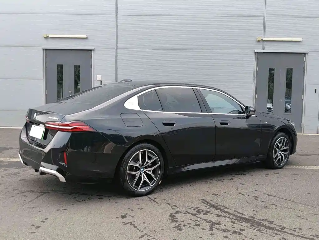BMW i5 — миниатюра 4