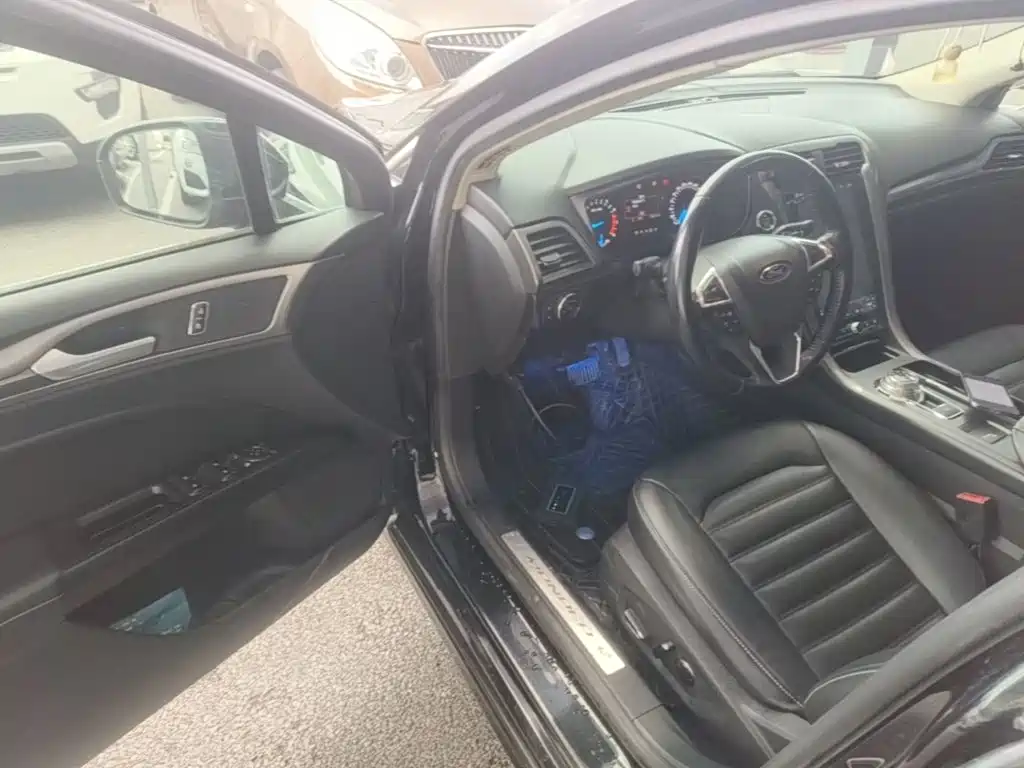 Ford Mondeo — миниатюра 16