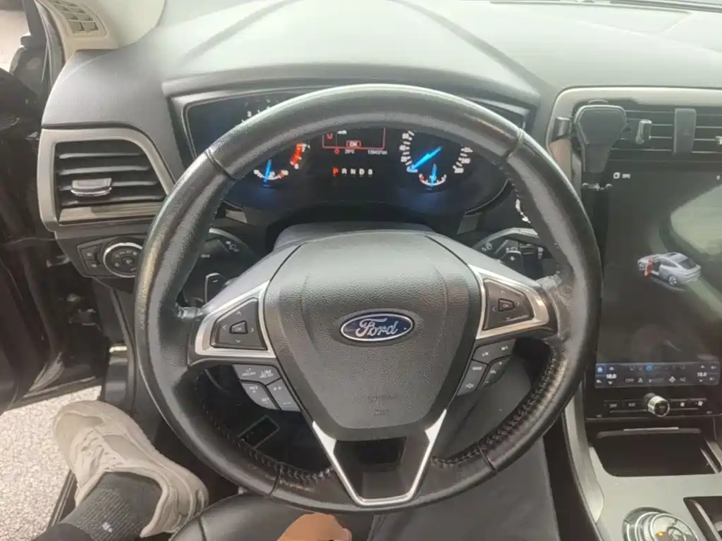 Ford Mondeo — миниатюра 11
