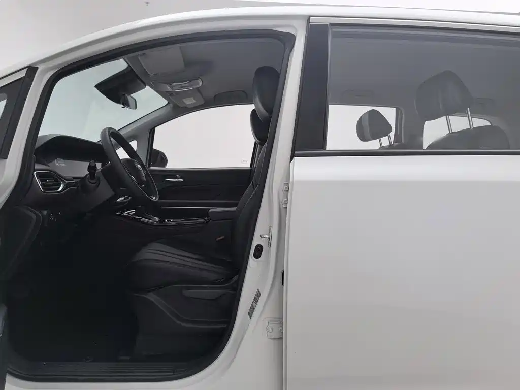 GAC Motor Trumpchi M6 — миниатюра 10