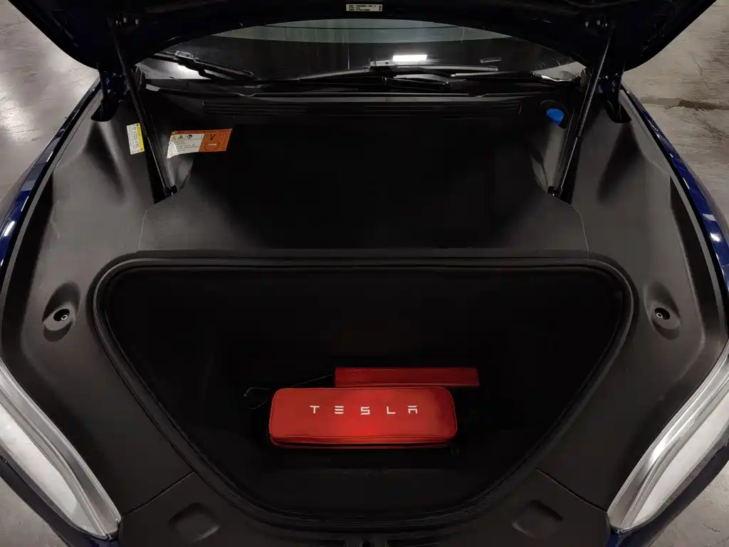 Tesla Model S — миниатюра 6