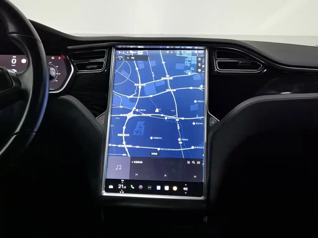 Tesla Model S — миниатюра 12