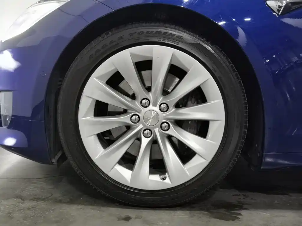 Tesla Model S — миниатюра 17