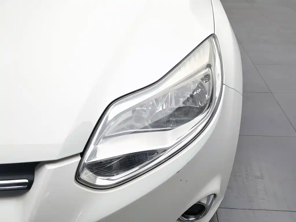 Ford Focus — миниатюра 7