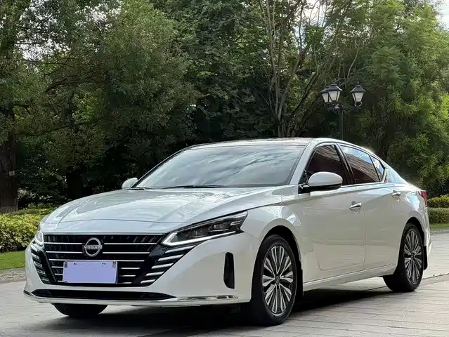 NISSAN TEANA 2024