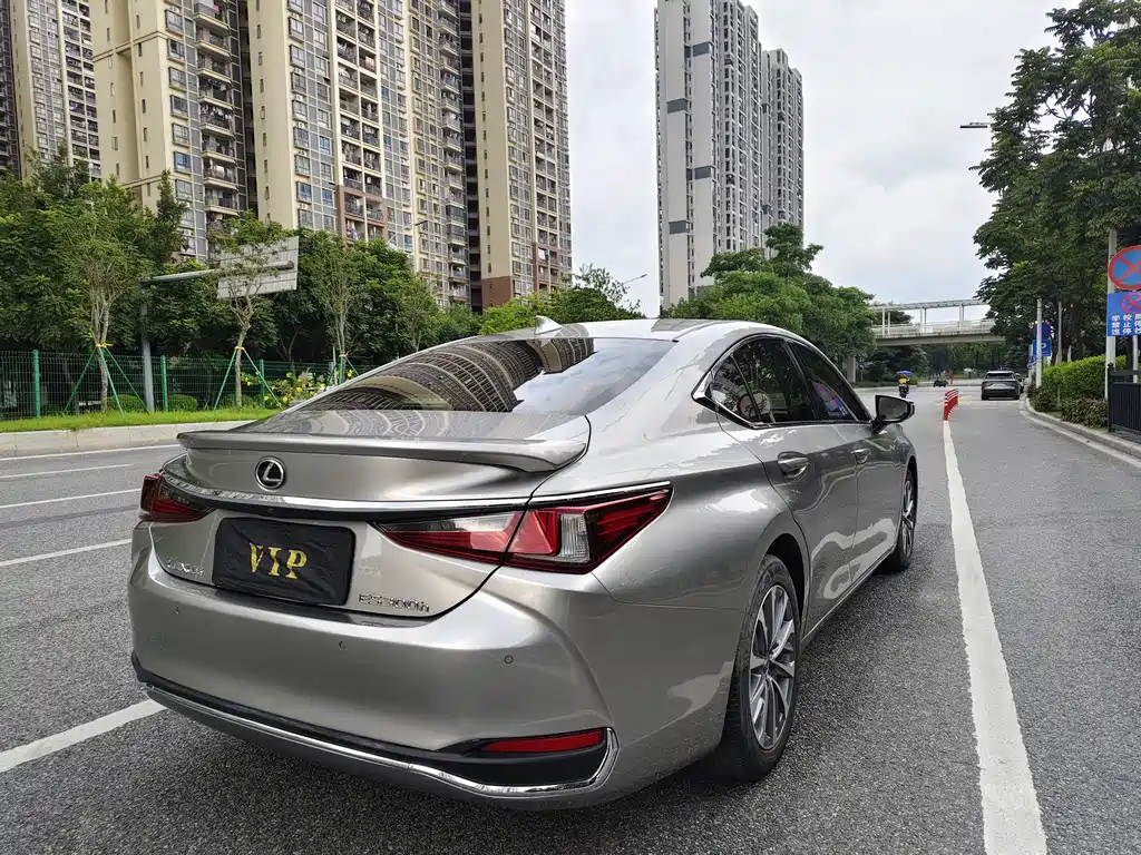 Lexus ES — миниатюра 4