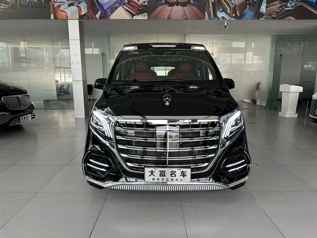 Mercedes-Benz Vito 2024 2.0T 7 мест
