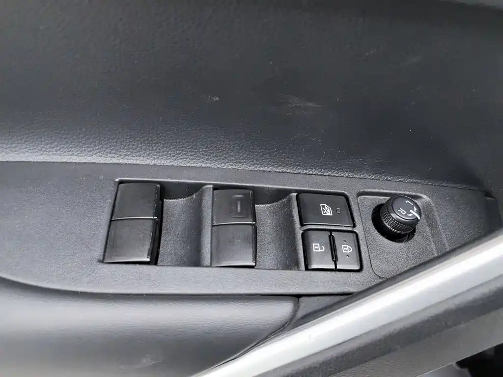 Toyota Frontlander — миниатюра 9
