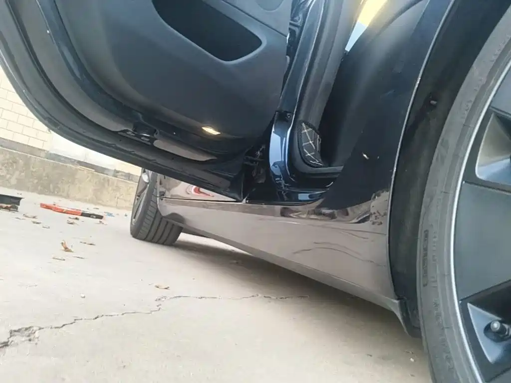Tesla Model 3 — миниатюра 22