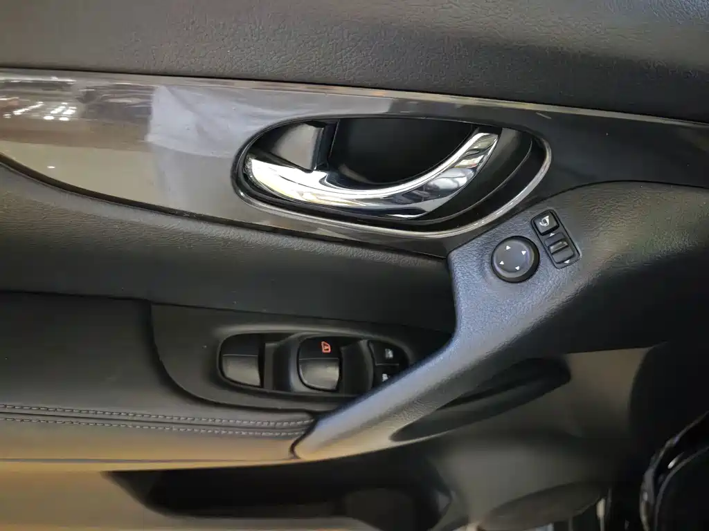 Nissan X-Trail — миниатюра 14