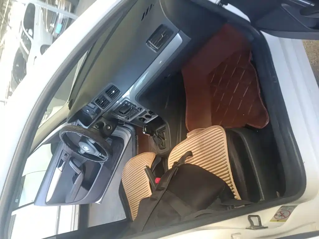 Volkswagen Lavida — миниатюра 9