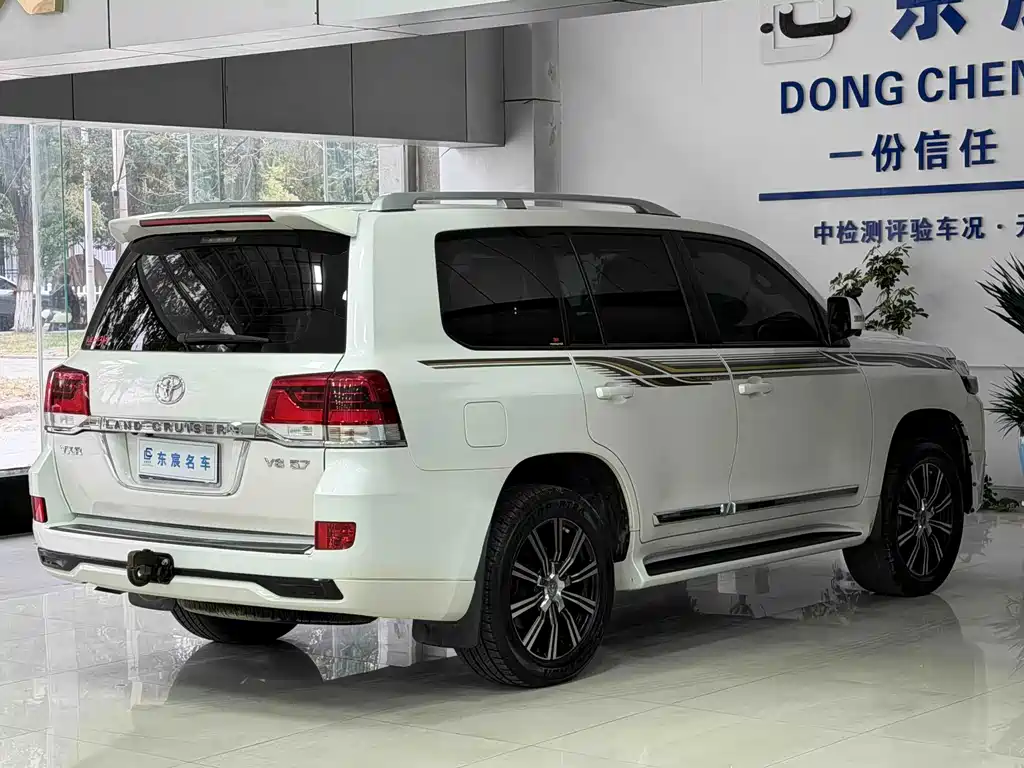 Toyota Land Cruiser — миниатюра 8