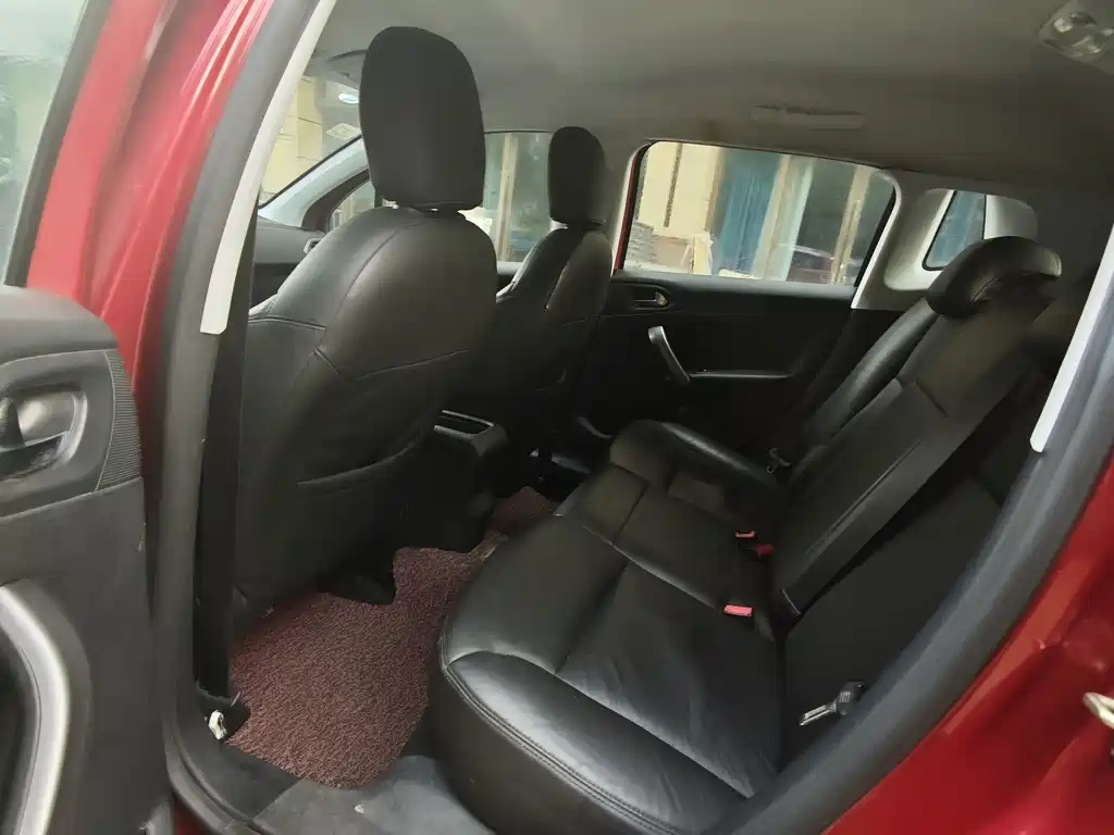 Peugeot 2008 — миниатюра 5