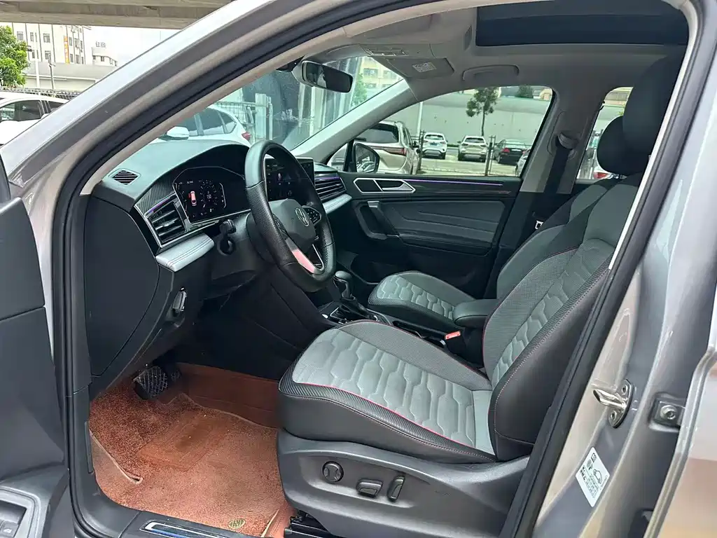 Volkswagen Tiguan L PHEV — миниатюра 7