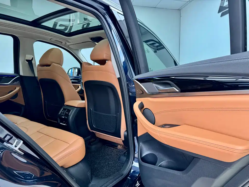 BMW X3 — миниатюра 12