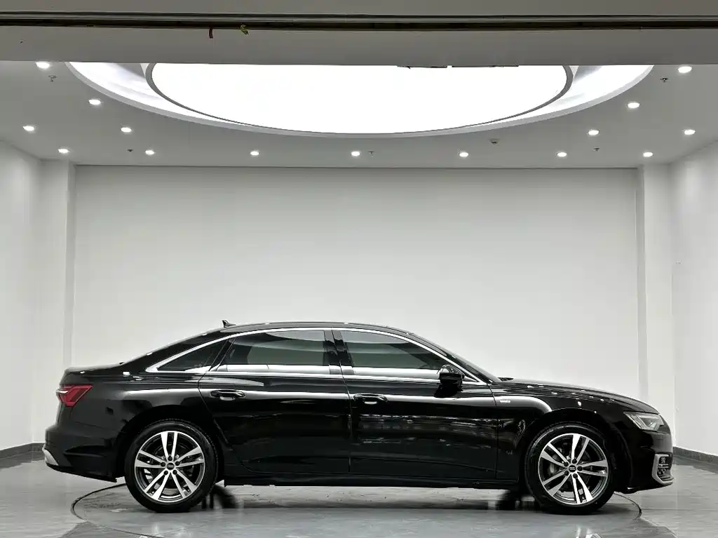 Audi A6L 2023 40 TFSI Luxury
