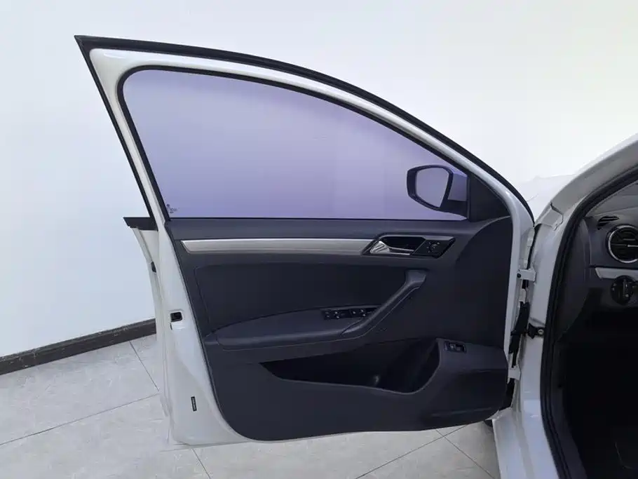 Volkswagen Jetta — миниатюра 7