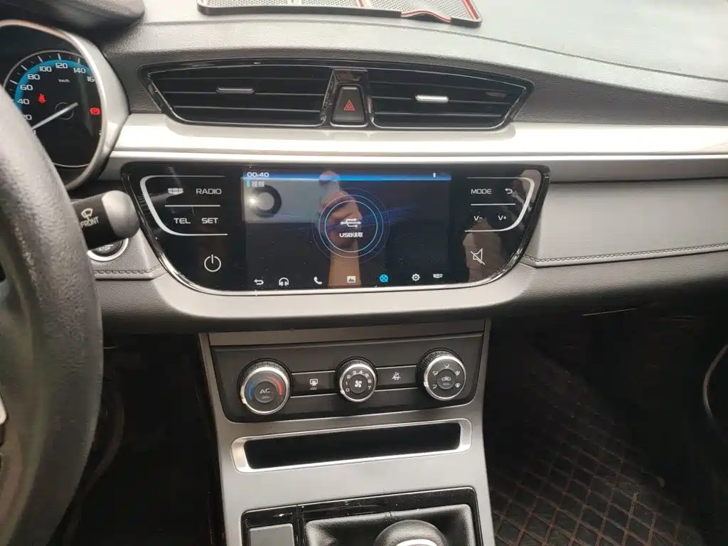 Geely Emgrand — миниатюра 6