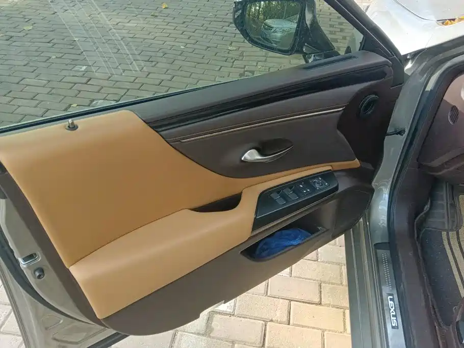 Lexus ES — миниатюра 7